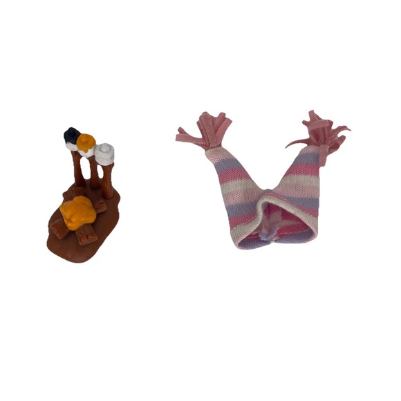 LPS Littlest Pet Shop Accessories Lot Of 2 Camp Fire Marshmallow Stripe Hat - Picture 1 of 5